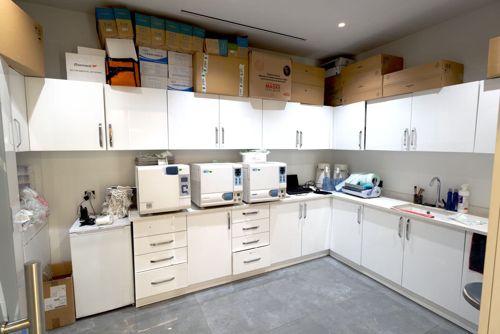 Teknolojik altyapı — Üretim ve sterilizasyon