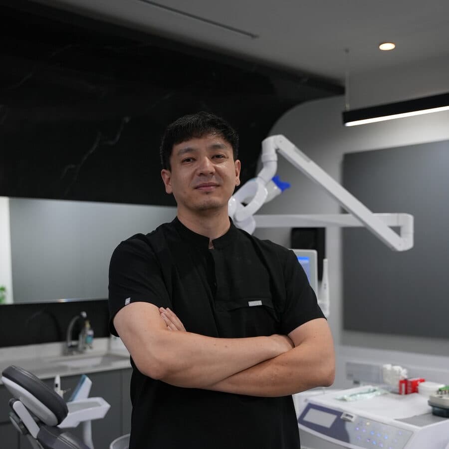 Deniz Uygar, VSC Dental Clinic diş hekimi